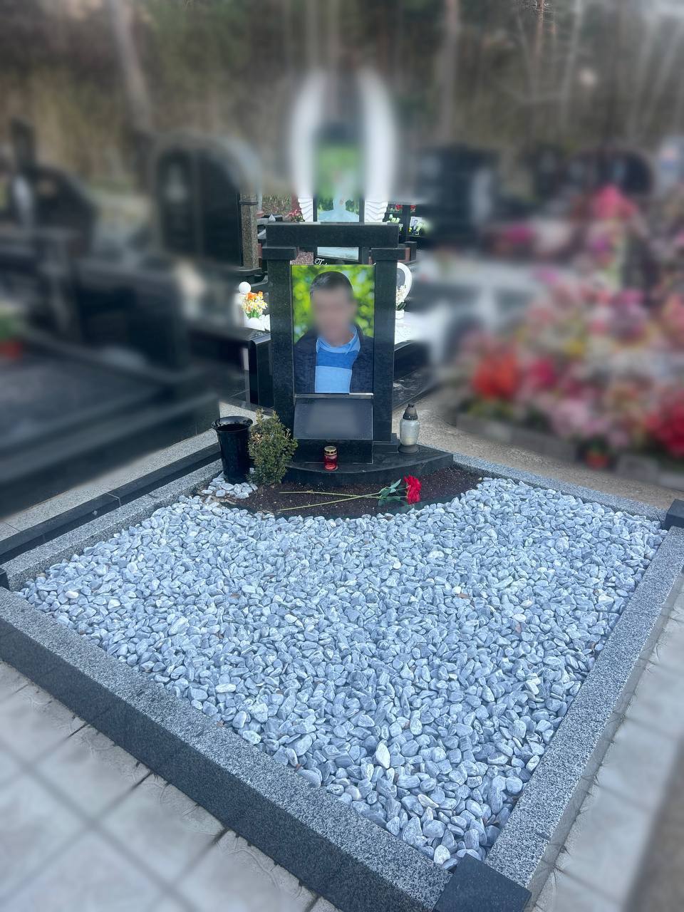 Одинарний меморіал 24